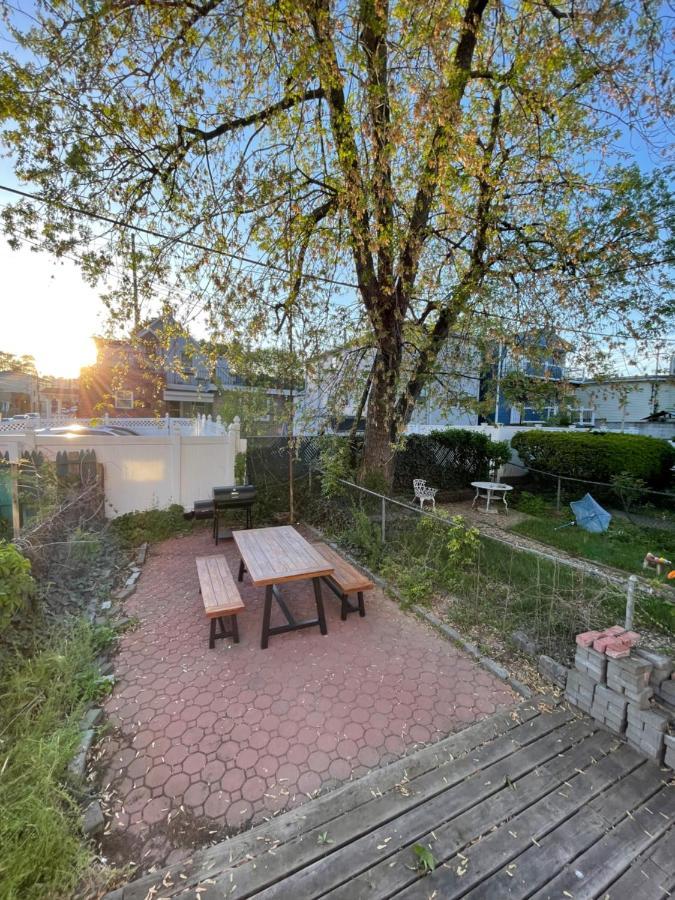 Tranquil Town House With Parking And Laundry - Just 25 Minutes To Time Square! Vila Jersey City Exterior foto